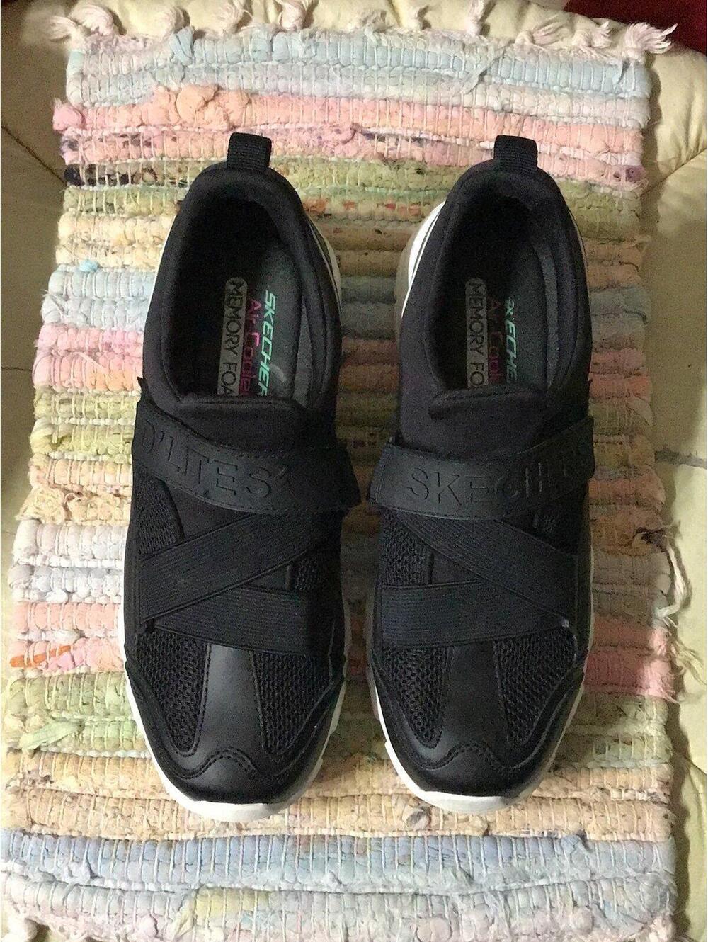 Skechers Delites walking shoes